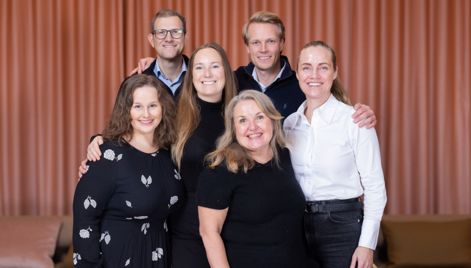 FINALISTENE KLARE: Juryen (f.v. bak) Stian Larsen, Stian Andersen, Ingvild Moen, Vikki Nathalie Walle-Hansen, Monica Solberg og jurykoordinator Kjersti Pedersen foran.
