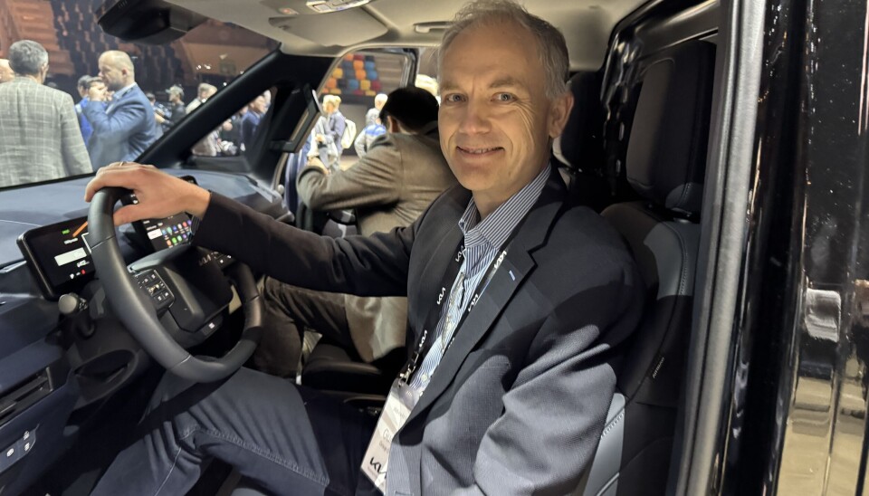 KIA EV DAY: Bertel O. Steen topp Harald Frigstad var på plass i Spania. Han var svært fornøyd med den nye varebilen og satt godt bak rattet i bilen som kommer til Norge senere i år.