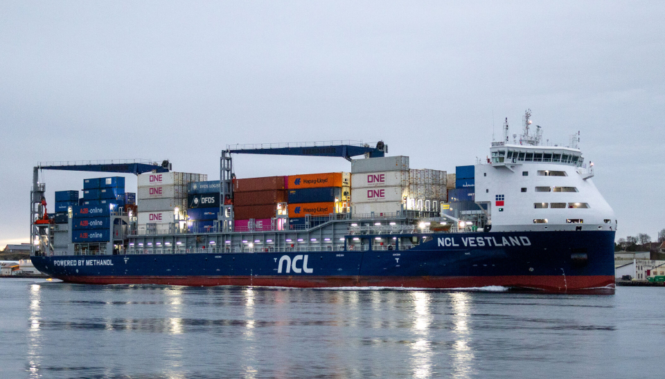 NCL Vestland på vei inn til Haugesund.