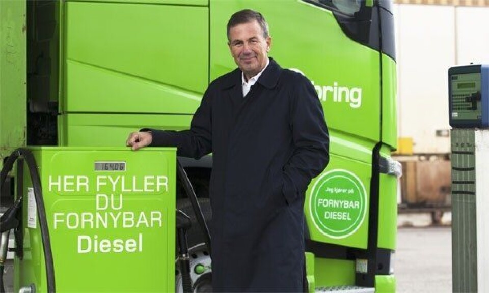 Kutter fossilt drivstoff i 900 lastebiler