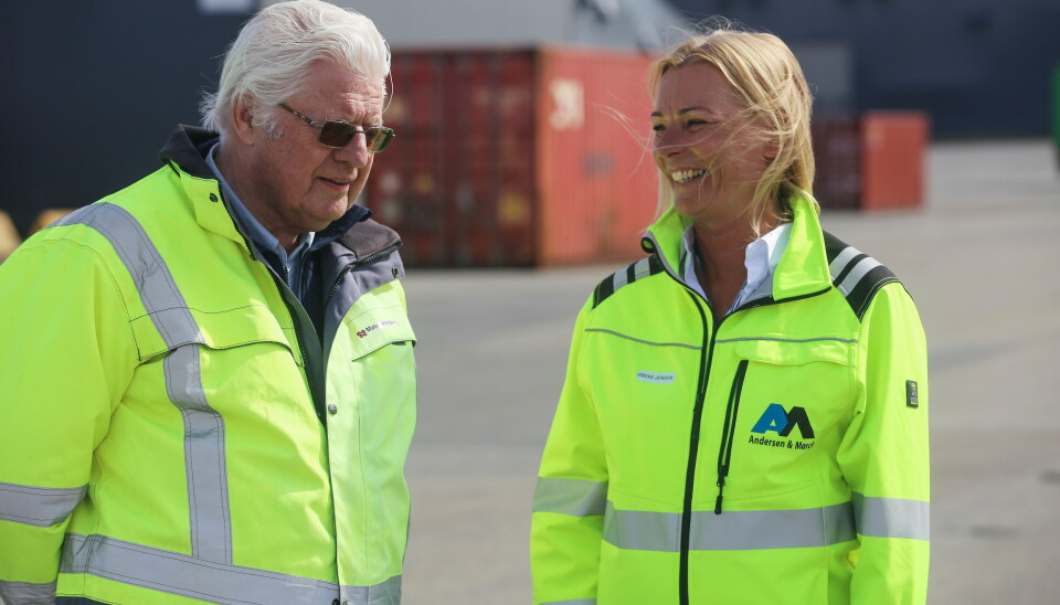 NÆRT SAMARBEID: Jørund Woll i Materialhåndtering er blitt godt kjent med gjengen i Andersen & Mørck, her representert ved Vibeke Jensen.