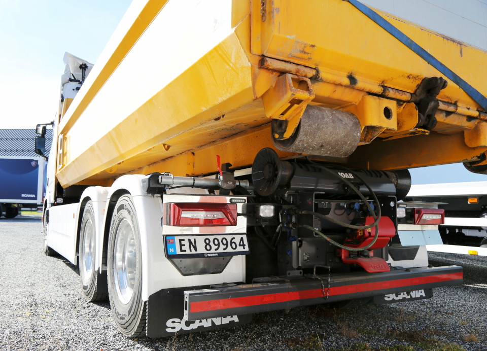 STADIG FLER: Scania ruller ut stadig flere akselkombinasjoner på sine elektriske lastebiler, men leveringstidene er fortsatt lange.