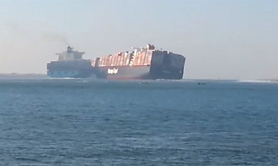 Her dundrer containerskipene inn i hverandre