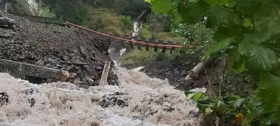Sørlandsbanen tatt av ras
