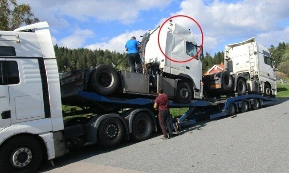 Trekkvogn smalt i tunneltaket