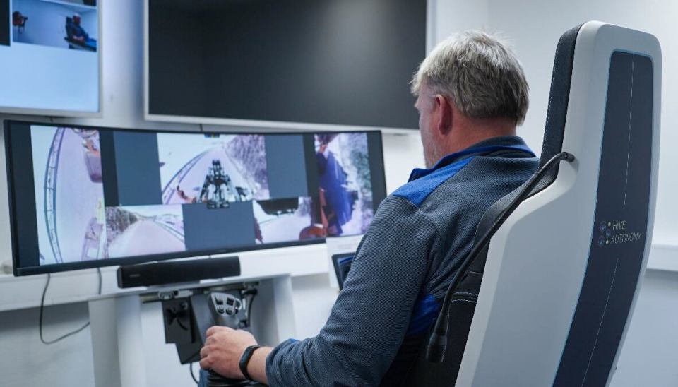 Ove Sending i Presis Vegdrift prøvekjørte hjullasteren på riksvei 13 over Vikafjellet fra Hive Autonomys kontor i Kristiansand. Det var overraskende lett, mener han.