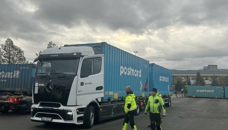 Dobler el-transporter med Einride