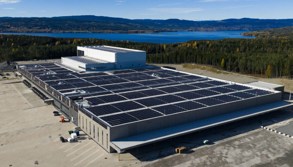 Totalt er det montert 11.659 solcellemoduler på Ahlsells logistikksenter på Eidsvoll.