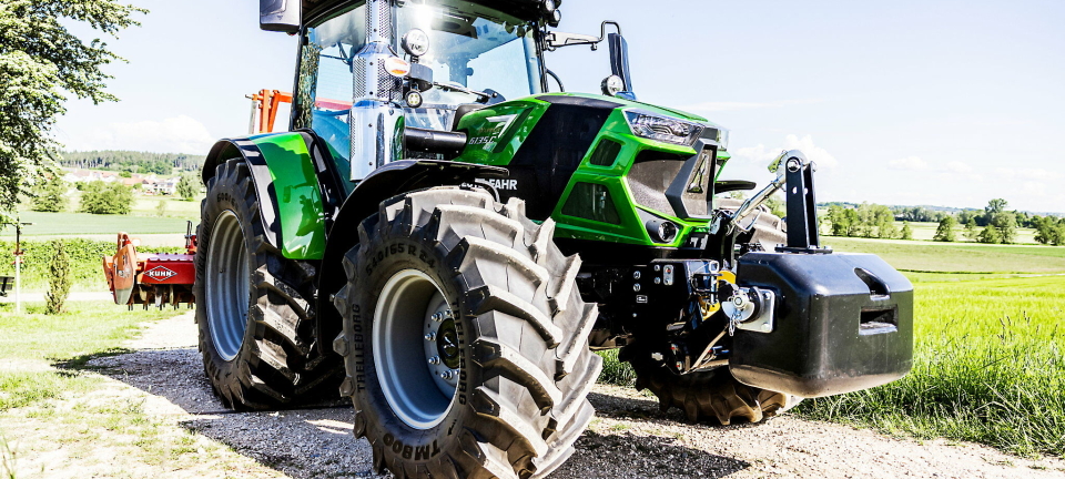 Moni viser oppgradert traktor på Agrovisjon
