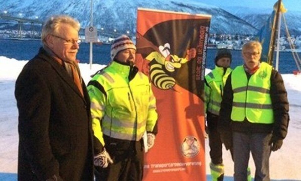 - Vi har bare hørt sabelrasling