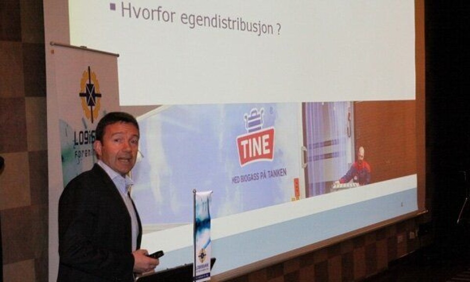 Tine tviholder på distribusjonen
