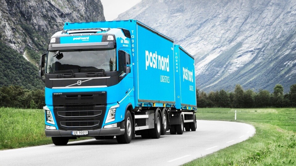 Næringslivet orker ikke lenger å forholde seg til uregelmessighetene i norsk jernbane, og tvinges til å velge bilen for å fremføre gods.