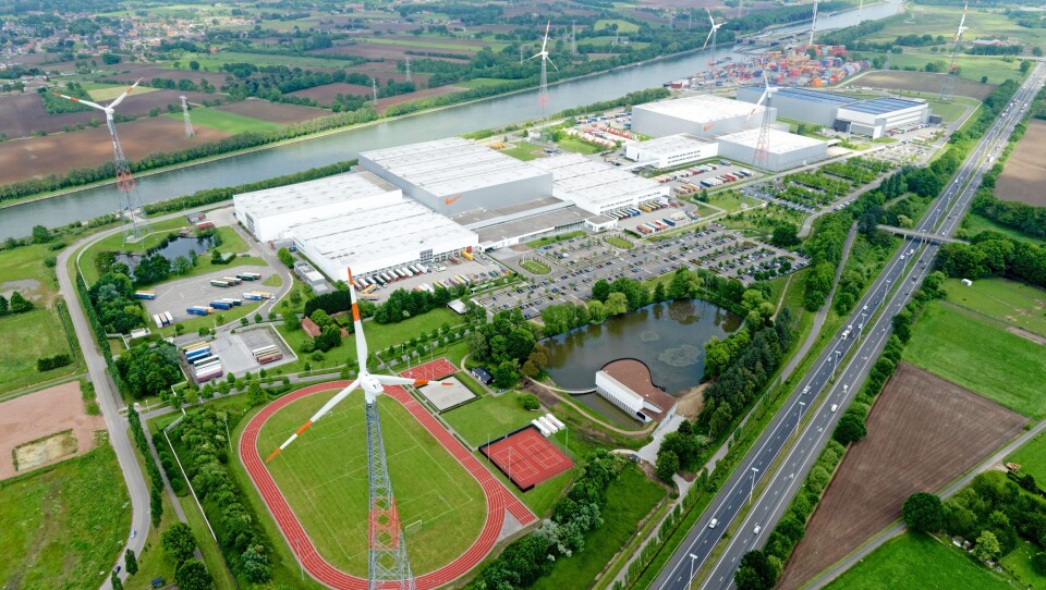 JUST DO IT!: Nikes logistikksenter i Belgia ser nesten ut som en OL-landsby. Alt Nike-utstyr som selges i Europa har vært innom det gigantiske anlegget. Foto: Nike.
