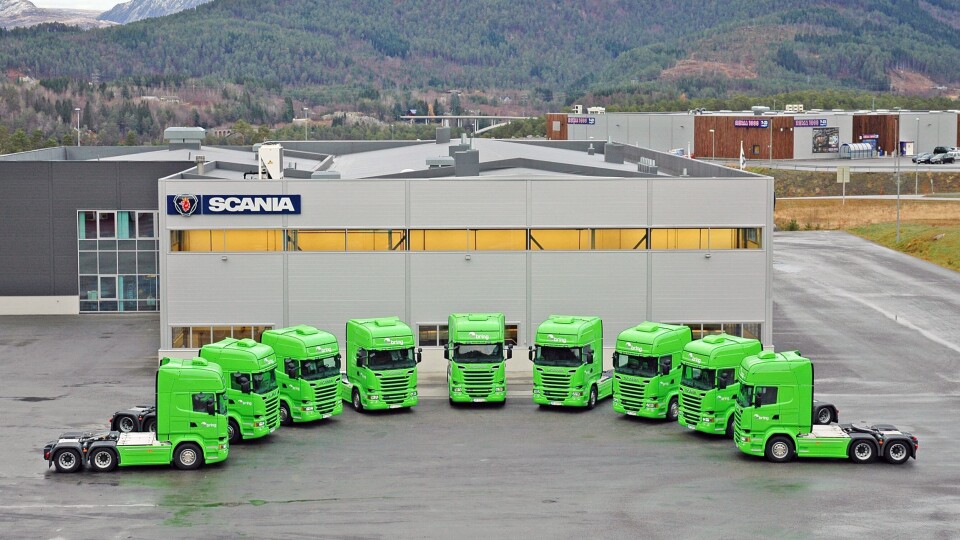 130 av de nye bilene er flunkende ny Scania-er.