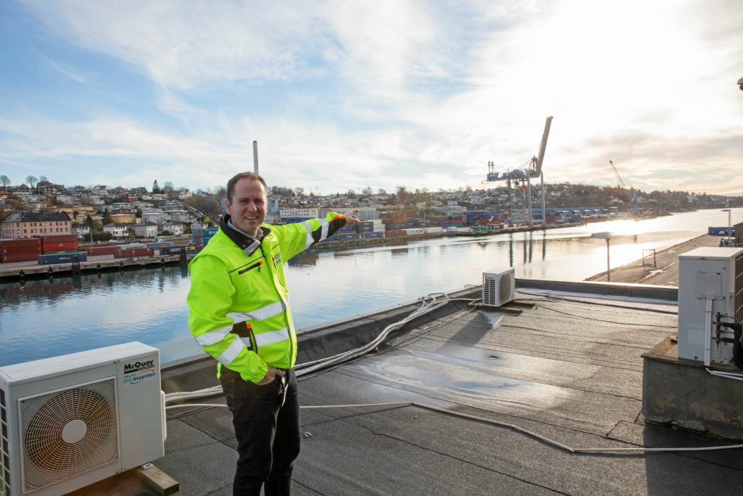 MISTER AREALER: Jernbaneutbyggingen i byen gjør at Moss Havn mister så mye som 40 prosent av arealene sine de neste åtte årene, forklarer havnesjef Øystein Høsteland Sundby.