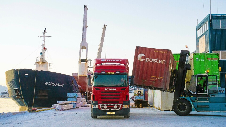 Posten Norge skaper monopol på logistikkmarkedet, hevder konkurrentene Schenker og PostNord.