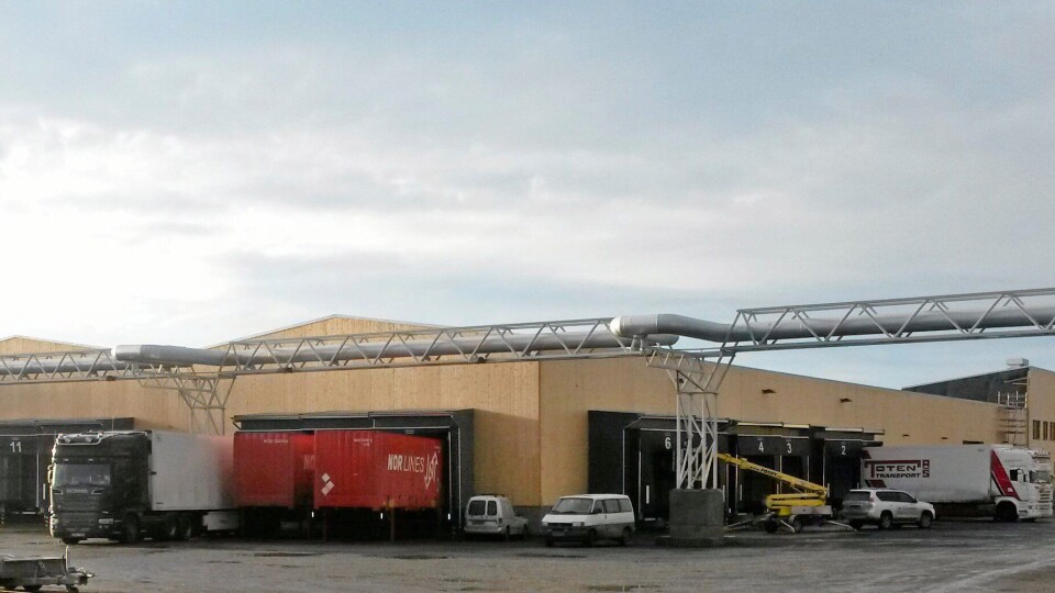 Nor Lines 10.000 kvadratmeter store lagerhall på Øra er Norges største logistikklager i tre, trolig også verdens største.