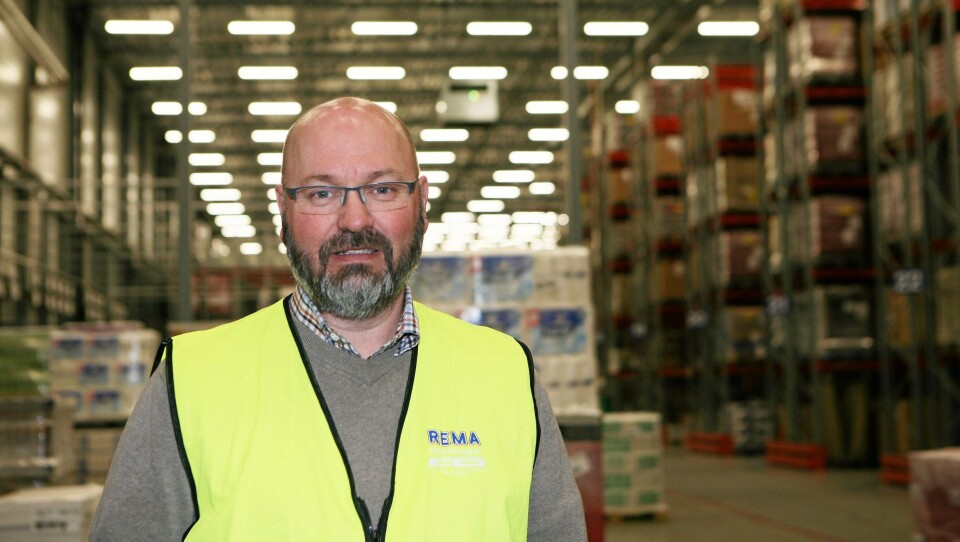 Daglig leder Gunnar P. Lian i Rema Distribusjon Trondheim forteller at den prekære trafikksituasjonen i området skaper store vansker for transporten av Rema-godset. Foto: Per Dagfinn Wolden