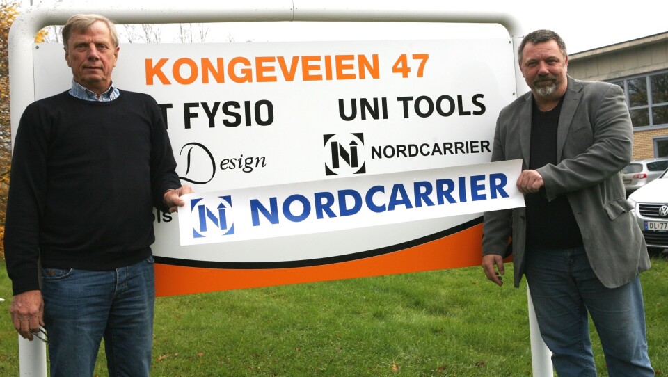 Kompanjongene Knud-Aage Sørensen (t.v.) og Steen Brændstrup Jensen har kjempet sammen om Nordcarriers eksistens i flere ti-år. Nå er en epoke over i Kongeveien 47 på Sofiemyr.Foto: Per Dagfinn Wolden