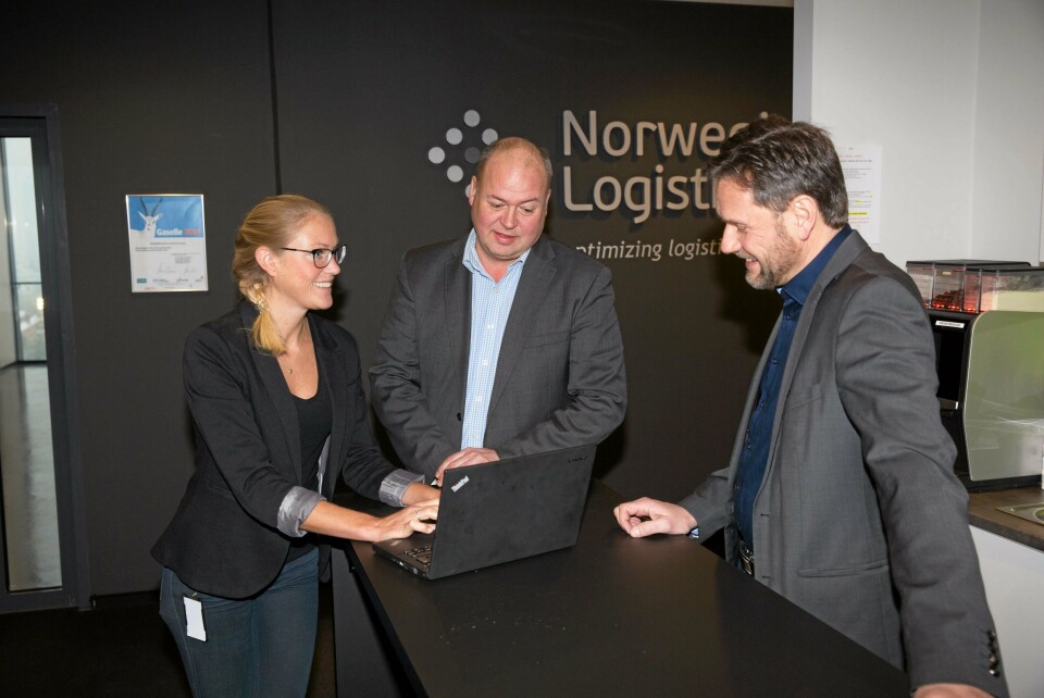 HAR KUNNSKAPEN: Norwegian Logistics tar seg av kundenes logistikk. Fra venstre salgs- og markedssjef Mari Låtun, logistikkrådgiver Jarle Dahle og administrerende direktør Trond Iversen.