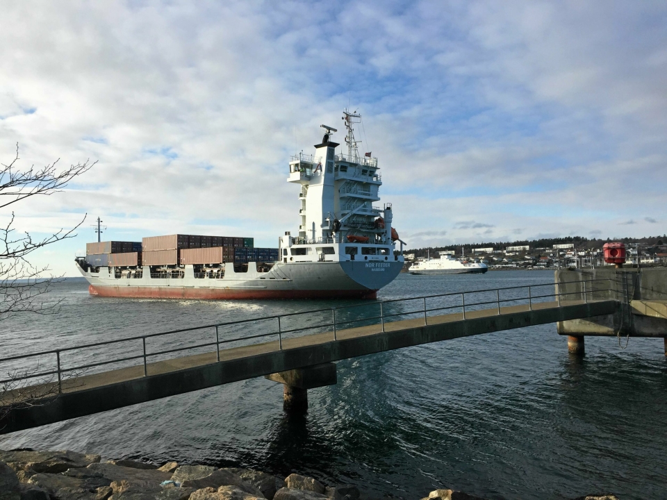 SATSER SJØVEIEN: Vieasea er ColliCares containerrederi, og skipet Nor Feeder har ukentlige anløp i Moss og Oslo med sin rute fra kontinentet. Skipet har en kapasitet på 508 TEU.
