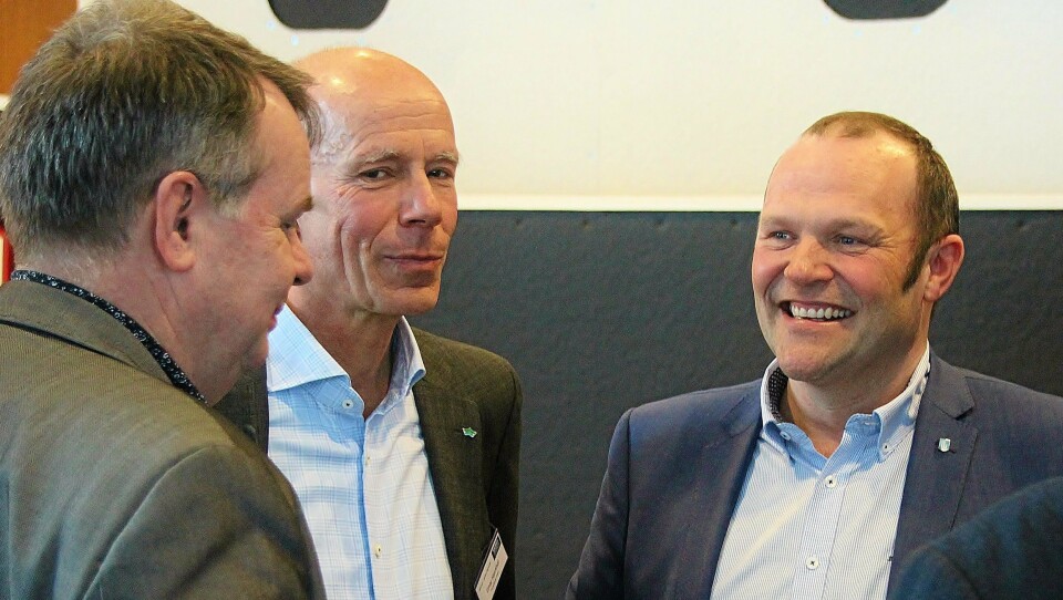 Havnedirektørene Einar Hjorthol, Trondheim Havn (nr. 2 f.v.) og Paul Ingvar Dekkerhus, Nord-Trøndelag Havn Rørvik IKS har tatt initiativ til stor-regionalt samarbeid. Her i dialog med regiondirektør i Kystverket, Harald Tronstad (med ryggen til).