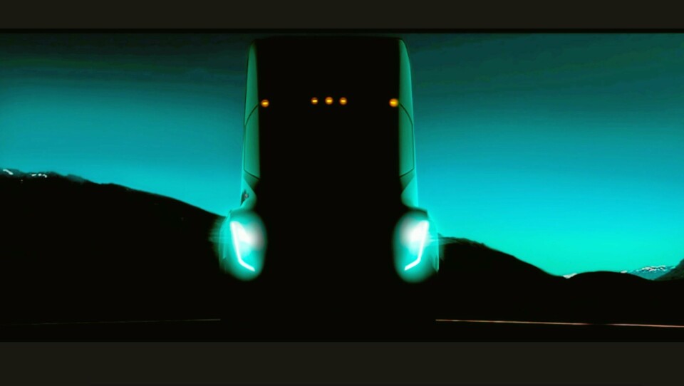 HER ER’N: Dette er den eneste offisielle skissen som foreløpig finnes av Tesla Semi. En lang rekke medier, både norske og internasjonale, brukte feilaktig bilder av konkurrenten Nikola One – en elektrisk lastebil som ble presentert i desember, og som blant andre Tine og Tenden Transport har forhåndsbestilt. HER ER’N: Dette er den eneste offisielle skissen som foreløpig finnes av Tesla Semi. En lang rekke medier, både norske og internasjonale, brukte feilaktig bilder av konkurrenten Nikola One – en elektrisk lastebil som ble presentert i desember, og som blant andre Tine og Tenden Transport har forhåndsbestilt.