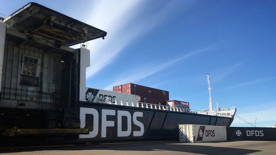 Lybris, med både container og ro/ro-kapasitet på sitt første besøk i Fredrikstad med containere.