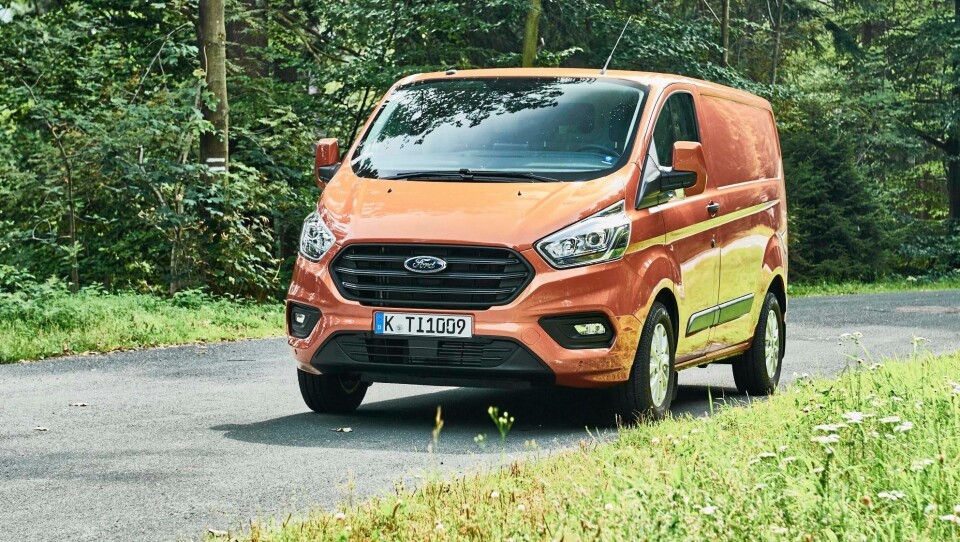 De første bilene av nye Custom kommer neppe til norge før utpå nyåret, men produksjonsstarten er på tampen av 2017. De første bilene av nye Custom kommer neppe til norge før utpå nyåret, men produksjonsstarten er på tampen av 2017.