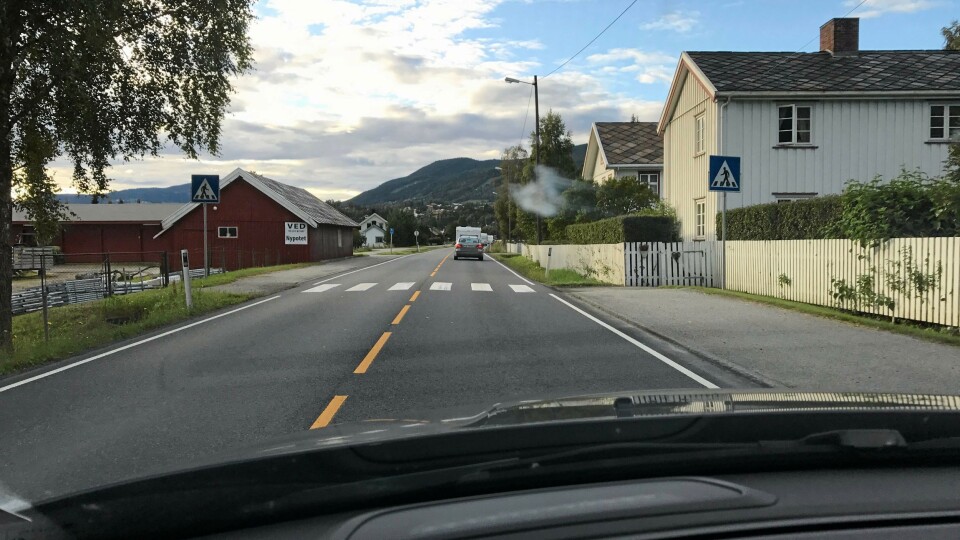 INGEN MOTORVEI: E6 gjennom gardstunetpå Skjeggestad i Ringebu.
