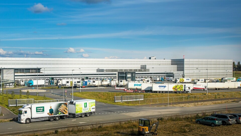 Coop CLog Lastebil 2016 kalenderClog Coops lager på Gardermoen. Coop CLog Lastebil 2016 kalenderClog Coops lager på Gardermoen.