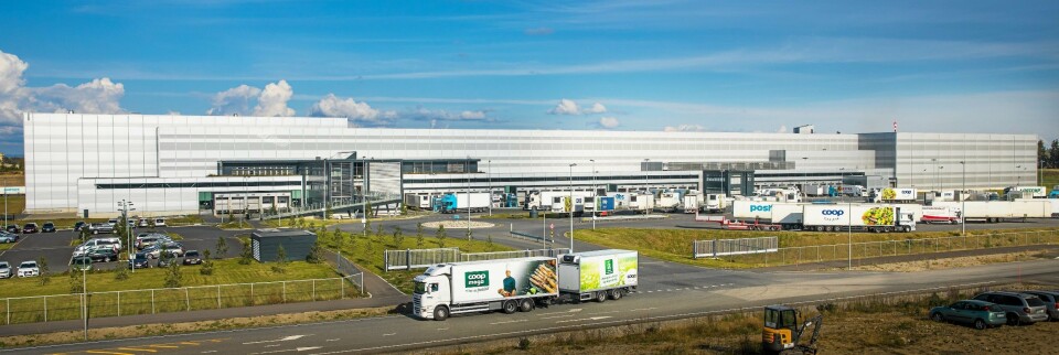 Coop CLog Lastebil 2016 kalenderClog Coops lager på Gardermoen. Coop CLog Lastebil 2016 kalenderClog Coops lager på Gardermoen.
