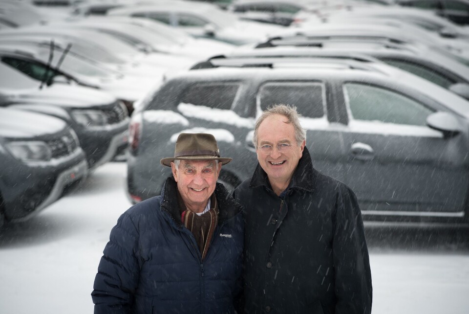 Styreformann Johan Baumann(t.v.) og havnedirektør Einar Olsen kan glede seg over nok et sterkt år ved Drammen havn med ny bilrekord og et driftsresutlat på 21 millioner kroner i 2017. Foto: Torbjørn Tandberg Styreformann Johan Baumann(t.v.) og havnedirektør Einar Olsen kan glede seg over nok et sterkt år ved Drammen havn med ny bilrekord og et driftsresutlat på 21 millioner kroner i 2017. Foto: Torbjørn Tandberg