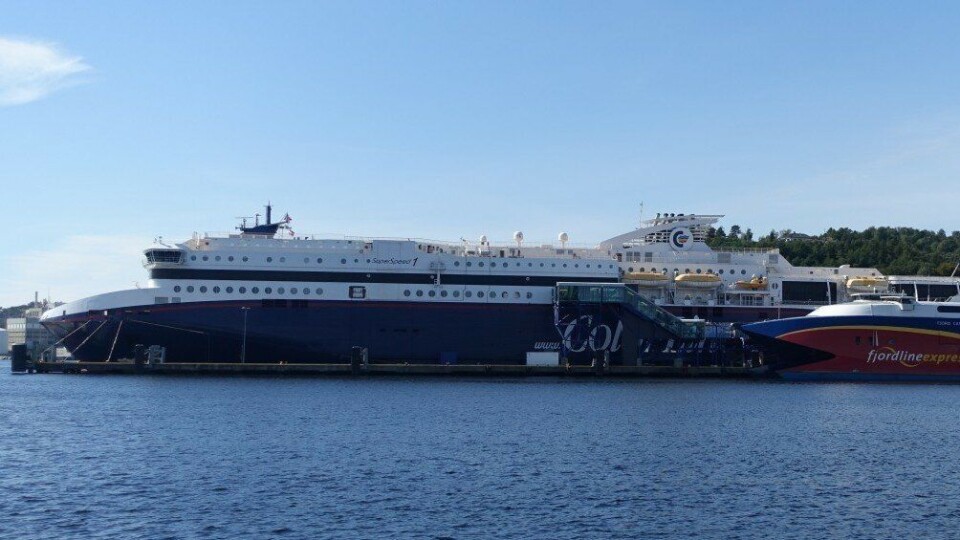 Nye biler som skal selges på Sørlandet, kan det være gunstig å ta inn over Kristiansand havn, påpeker en ny rapport. Nye biler som skal selges på Sørlandet, kan det være gunstig å ta inn over Kristiansand havn, påpeker en ny rapport.
