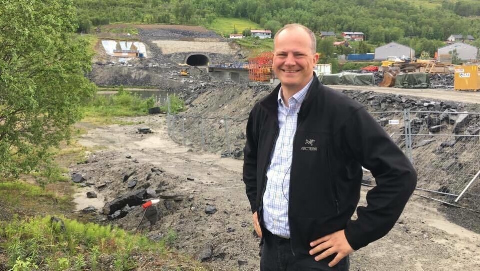 Ketil Solvik-Olsen (Frp), samferdselsminister:Han har vært i det han kaller drømmejobben som Norges samferdselsminister i Solberg-regjeringen siden 16. oktober 2013. Han er utdannet innen sosialøkonomi og statsvitenskap fra University of Toledo i USA og har vært ansatt i rederiet Leif Höegh & Co og Møller-gruppen. I 2005 ble han valgt inn på Stortinget og har vært energi- og miljøpolitisk talsmann og finanspolitisk talsmann for Frp. Han ble valgt som partiets nestleder i 2013. Solvik-Olsen kjemper for å gi norsk infrastruktur et nødvendig løft, ikke minst for å skape bedre forhold for næringslivets transportbehov.