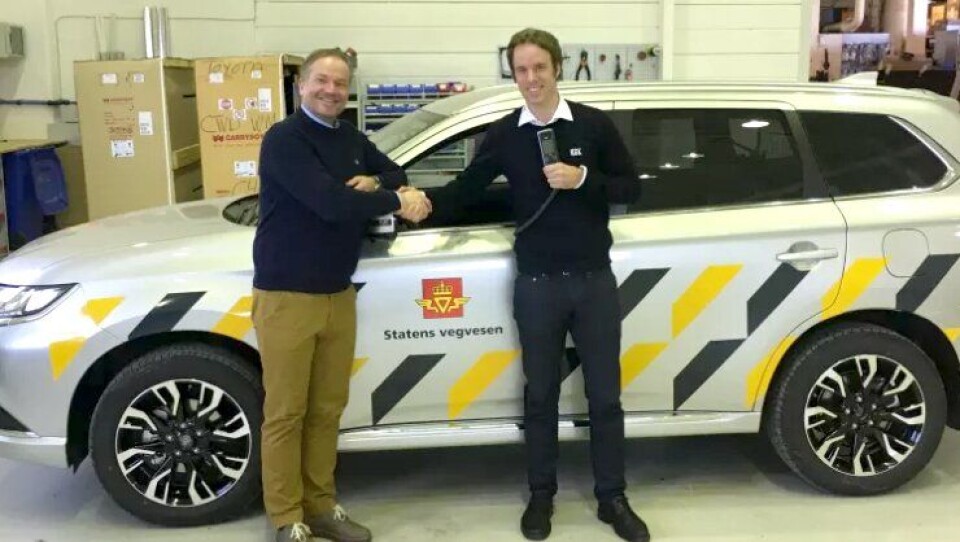 Trond Gladsø, salgssjef i Toolpack AS (t.v.) og Christian Salvesen, prosjektansvarlig for samarbeidet hos KGK Norge AS.