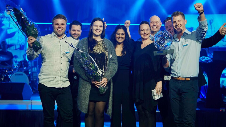 PostNords logistikkpris gikk til Megaflis. Fra venstre Thomas Ring (Megaflis), Kjetil Johansen (oOstNord), Helene Sjåstad (Megaflis), Susanne Wimalanathan (PostNord), Marianne Furu (PostNord), Gustaf Rabo (PostNord), Joe Johnsen (Megaflis) og Frank Jonassen (Megaflis).