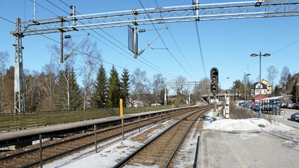 Alle jernbanestasjoner i landet og samtlige tog blir berørt av endringene. Her fra Oppegård stasjon i Akershus.