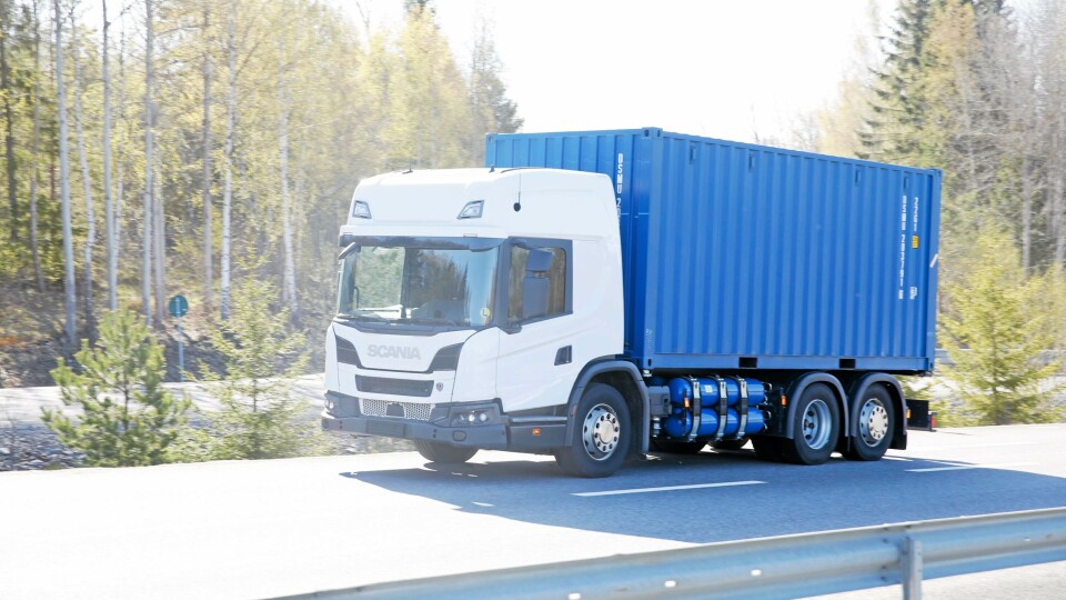 L-SERIE: Hyttene i Scanias L-serie er også tilpasset det modulære systemet slik at de fleste valg er tilgjengelig, men bilen leveres kun med 9-liters motor med flere ulike drivstoff.