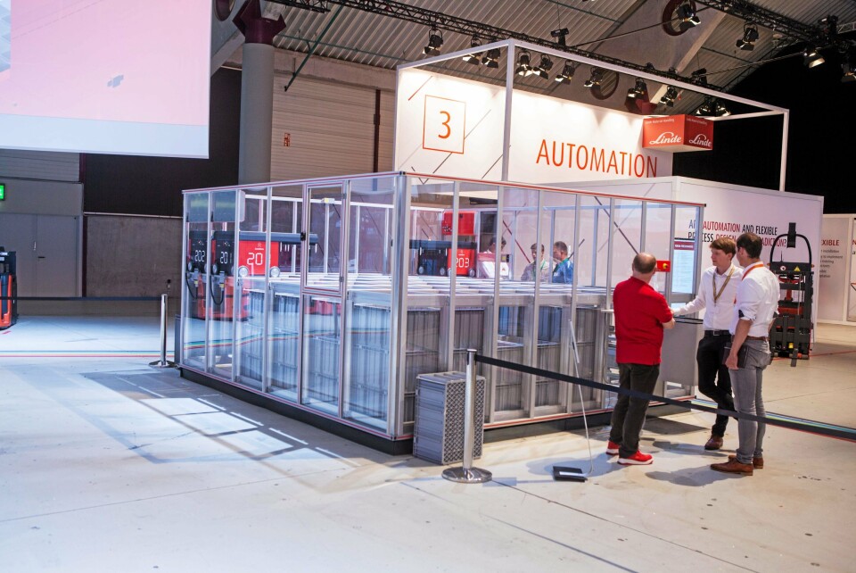 NORSK: AutoStore var på plass på messen, gjennom Lindes partner Dematic. Linde kan tilby AutoStore-løsninger til sine kunder i en totalpakke.