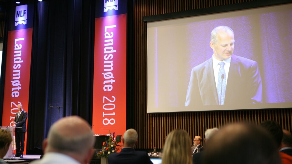 Samferdselsminister Ketil Solvik-Olsen er sterkt uenig med lastebileierne om undersjøiske tunneler. Her er samferdselsministeren på NLF Landsmøte 2018. Foto: Per Dagfinn Wolden Samferdselsminister Ketil Solvik-Olsen er sterkt uenig med lastebileierne om undersjøiske tunneler. Her er samferdselsministeren på NLF Landsmøte 2018. Foto: Per Dagfinn Wolden