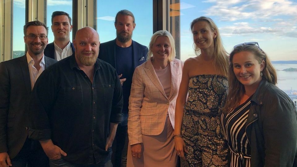 Årets jury består av en rekke profiler fra den norske netthandel: Fra venstre Alexander Haneng (Direktør for Digital innovasjon Posten Norge, Jens Rygg (Commercial Lead Norway Klarna), Ole Petter Nyhaug (Partner og Creative Director Opinion Norge AS), Johan Holgersson (VP Marketing & Digital Business Development, E-commerce & Logistics), Bente Sollid Storehaug (CEO ESV Digital, Nordic), Marte Klouman (Founder and Chief Enthusiastic Nerd; Netthandelsskolen) og Ingvild Moen (Digital Advisor in Social Media i Resonate AS).