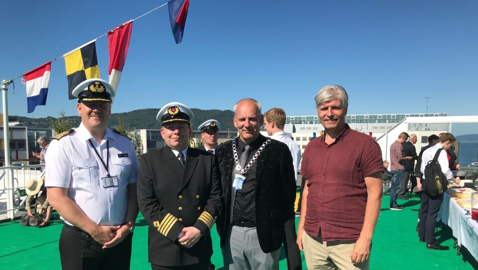 Tilstede på feiringen: Fra v: havnedirektør Knut Thomas Kusslid, kaptein på 'Nordlys' Gunnar Benjaminsen, varaordfører i Trondheim kommune Ola Renholen og klima- og miljøminister Ola Elvestuen. Foto: Trondheim Havn.