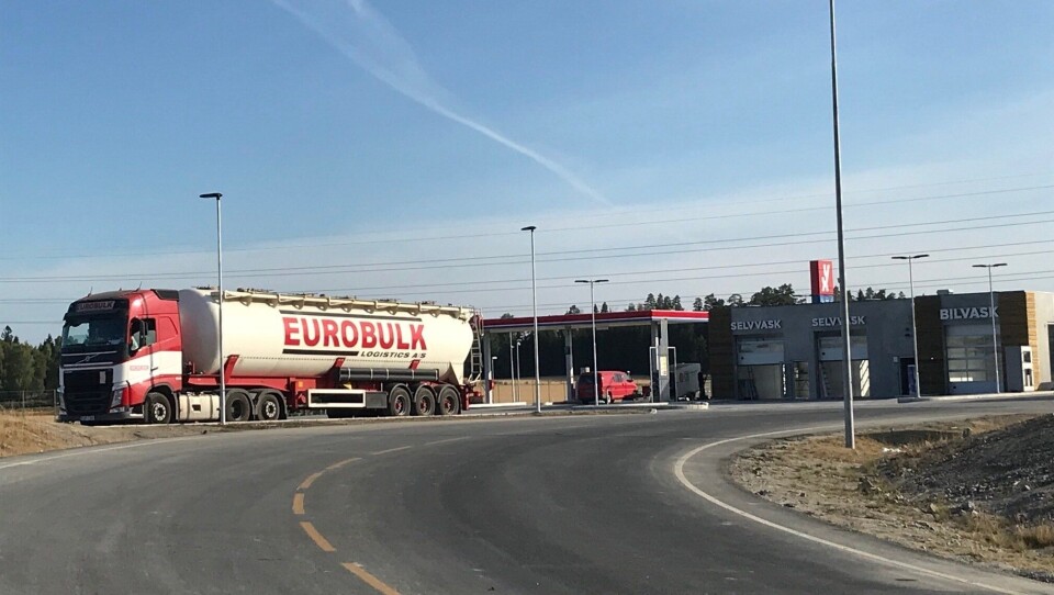 Det nye truck- og fyllanlegget langs E18 ved Knapstad i Hobøl er endelig åpnet. Foto: Per Dagfinn Wolden Det nye truck- og fyllanlegget langs E18 ved Knapstad i Hobøl er endelig åpnet. Foto: Per Dagfinn Wolden