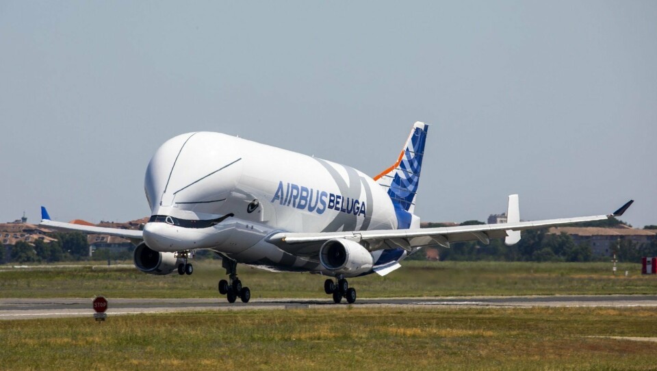 BelugaXL lander etter den første testflighten på drøyt fire timer.
