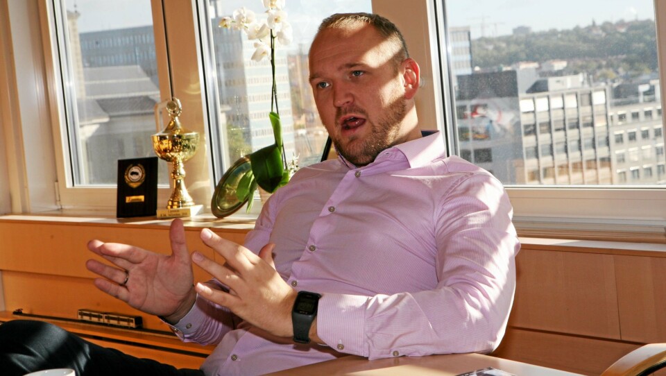 - Vi hadde stort fokus på reform og strukturelle endringer i den første perioden. Vi er i en litt annen fase nå, og det vil jo prege det politiske arbeidet, men den politiske linjen kan hele bransjen regne med at ligger fast, sier Jon Georg Dale.