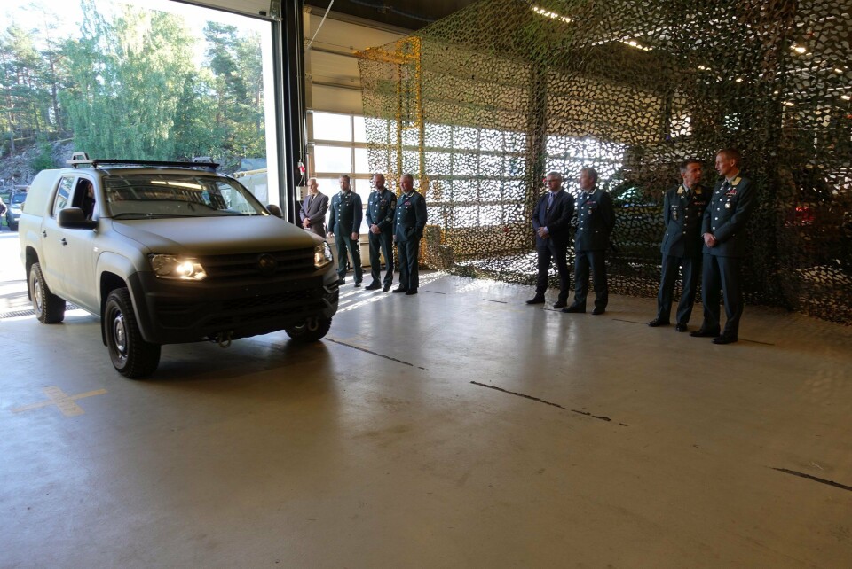 PÅ GELEDD: HVs nye pick up kommer rullende inn til presentasjon i hangaren til innsatsstyrken Derby. PÅ GELEDD: HVs nye pick up kommer rullende inn til presentasjon i hangaren til innsatsstyrken Derby.