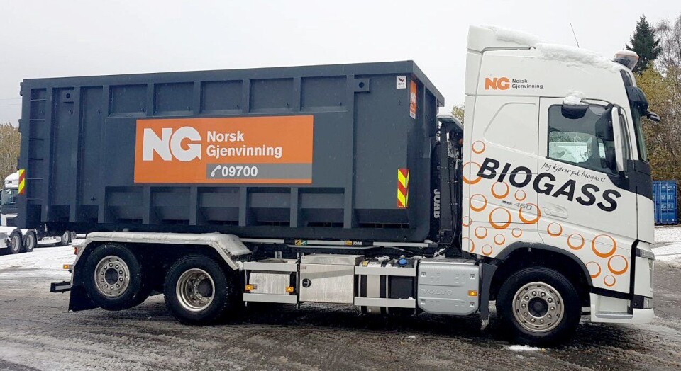 Norsk Gjenvinnings nye Volvo FH 460 6x2 krokbil, med Joab L20A krokpåbygg. Volvo-en har en gasstank på 205 kg.