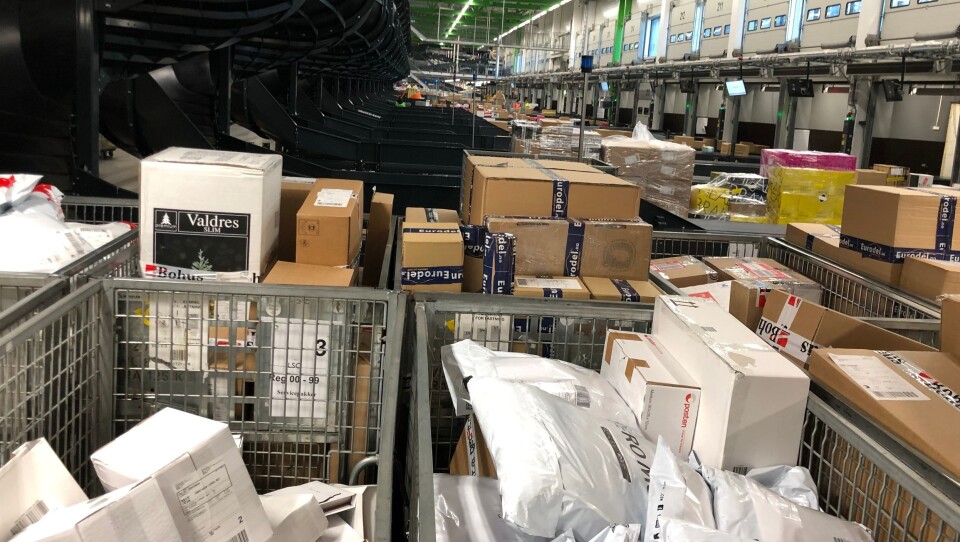 På Posten og Brings Logistikksenter Oslo sorteres rundt 200.000 pakker daglig. FOTO: Posten