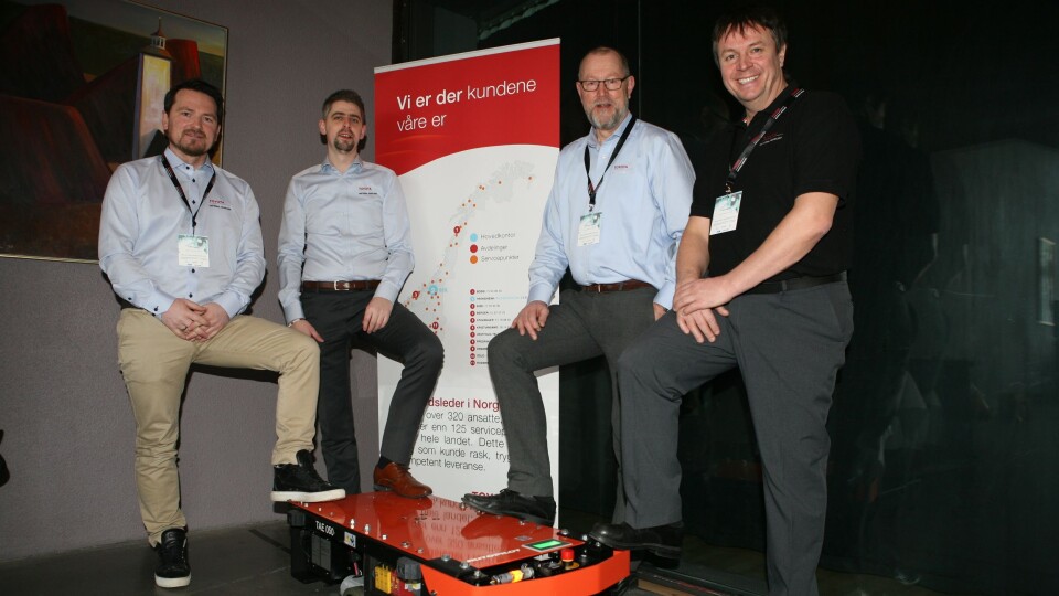 Som vanlig stilte Toyota Material Handling med et sterkt team på Røros-konferansen, og som stolt viste fram nyvinningen, Toyota TAE 050. (F.v.) Ståle Gagnås, Anders Nordli, Kjell Einar Totsås og Lasse Sæther på Røroskonferansen 2019. Foto: Per Dagfinn Wolden